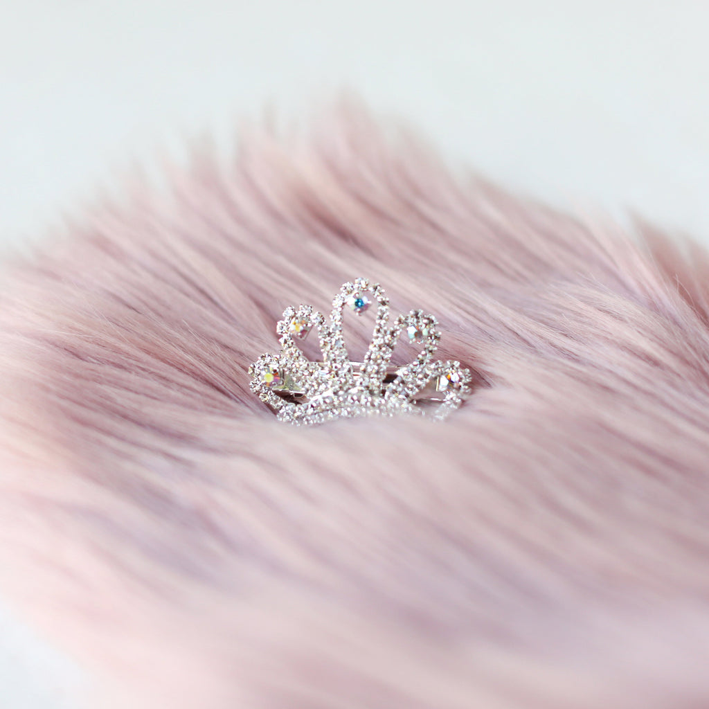 royal, crown, barrette, hair, dog, doggie, hello, puppy, long hair, accessories, dog accessories, pet, hair clip, clip, bow, bow tie, crystals, rhinestones, luxury, luxury pet products, pet products